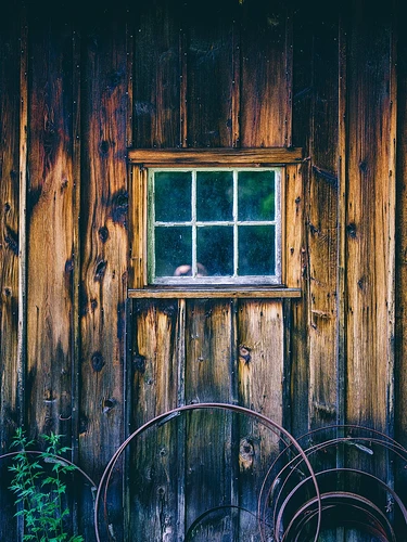 i-have-an-obsession-with-doors-and-windows-in-old-houses-v0-ppzy2tf7xn7h1