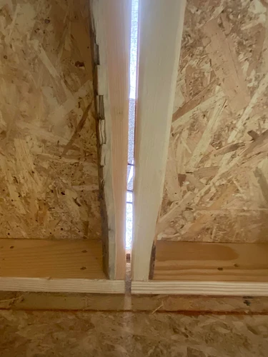 gaps-between-framing-and-waterproof-wrap-v0-j3eyp42kdfpg1